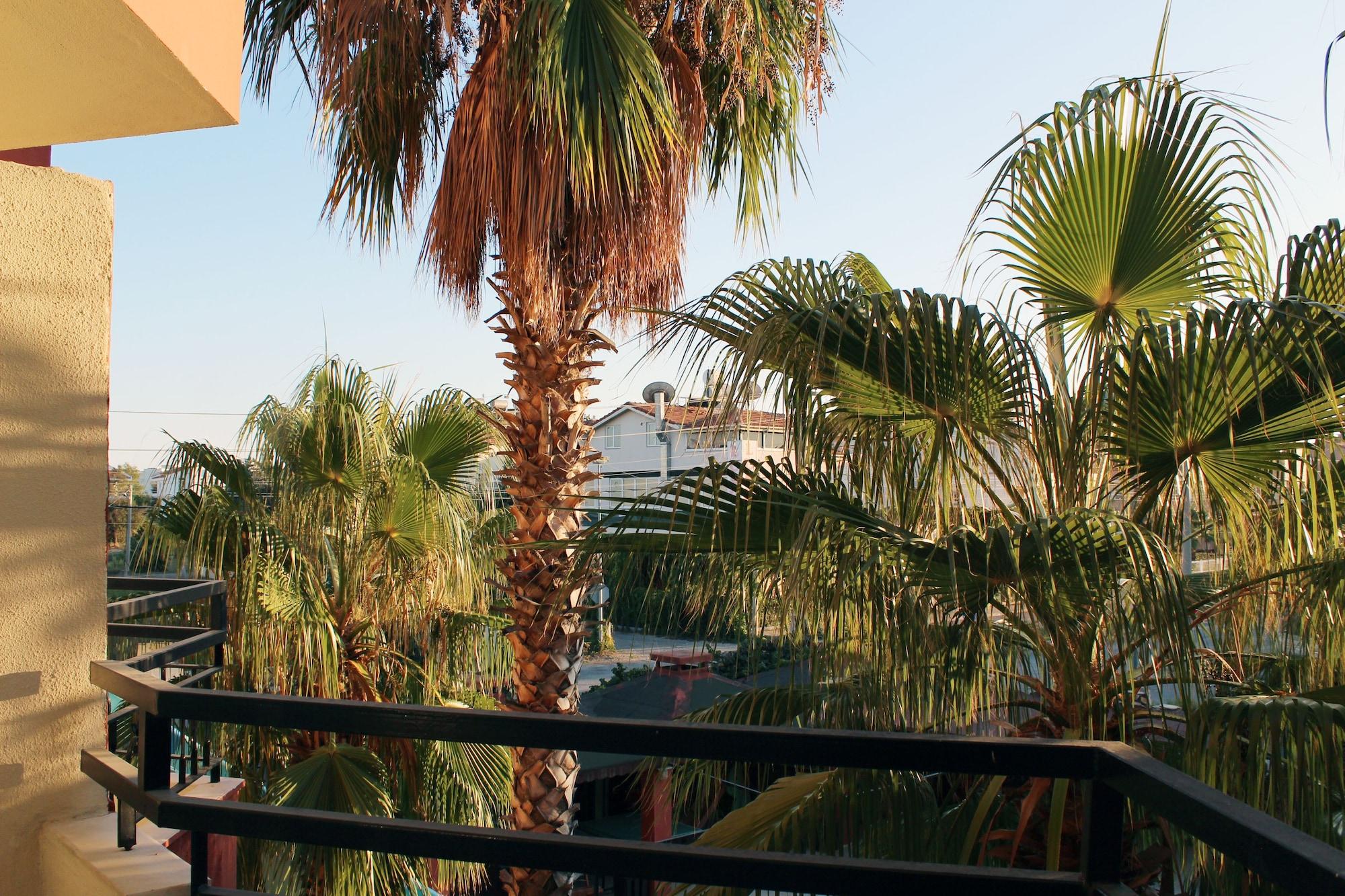 Semoris Hotel Side Exterior foto