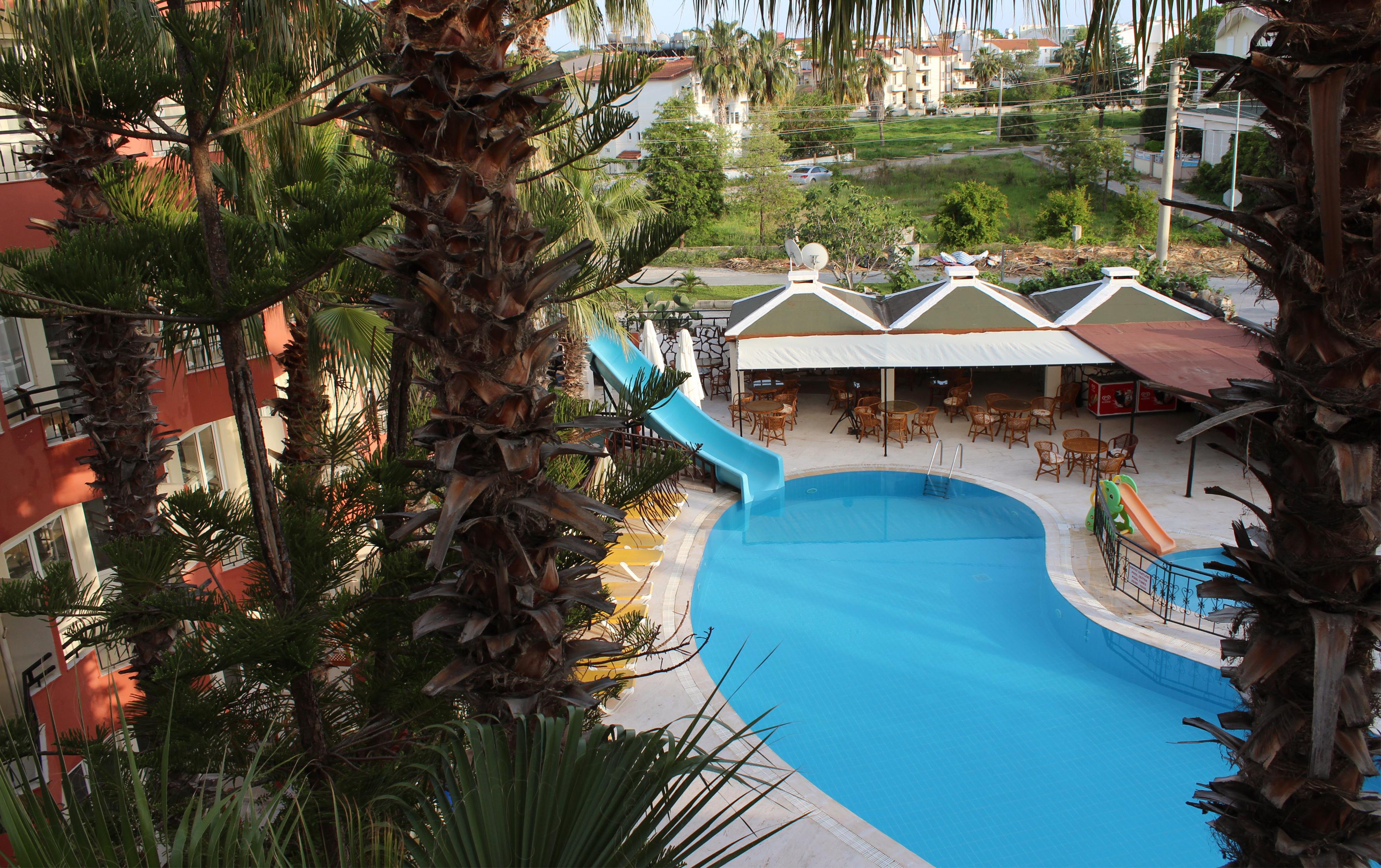 Semoris Hotel Side Exterior foto