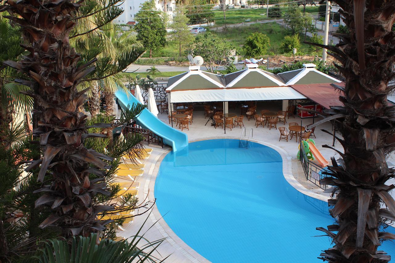 Semoris Hotel Side Exterior foto