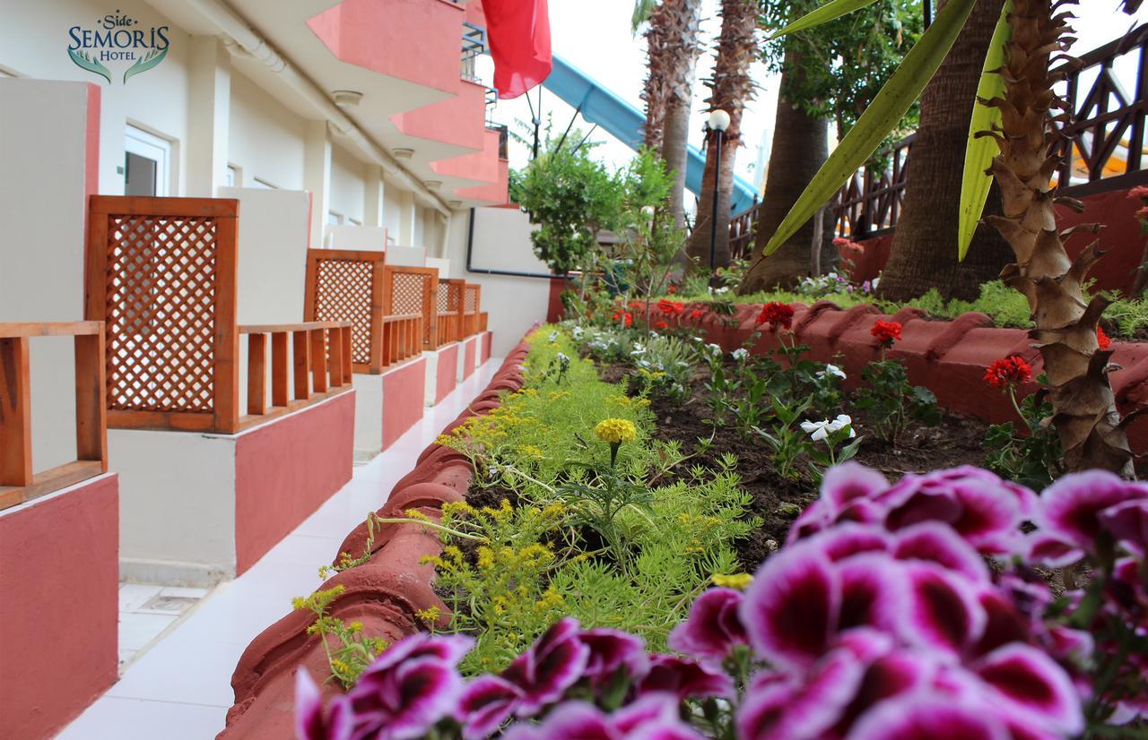 Semoris Hotel Side Exterior foto